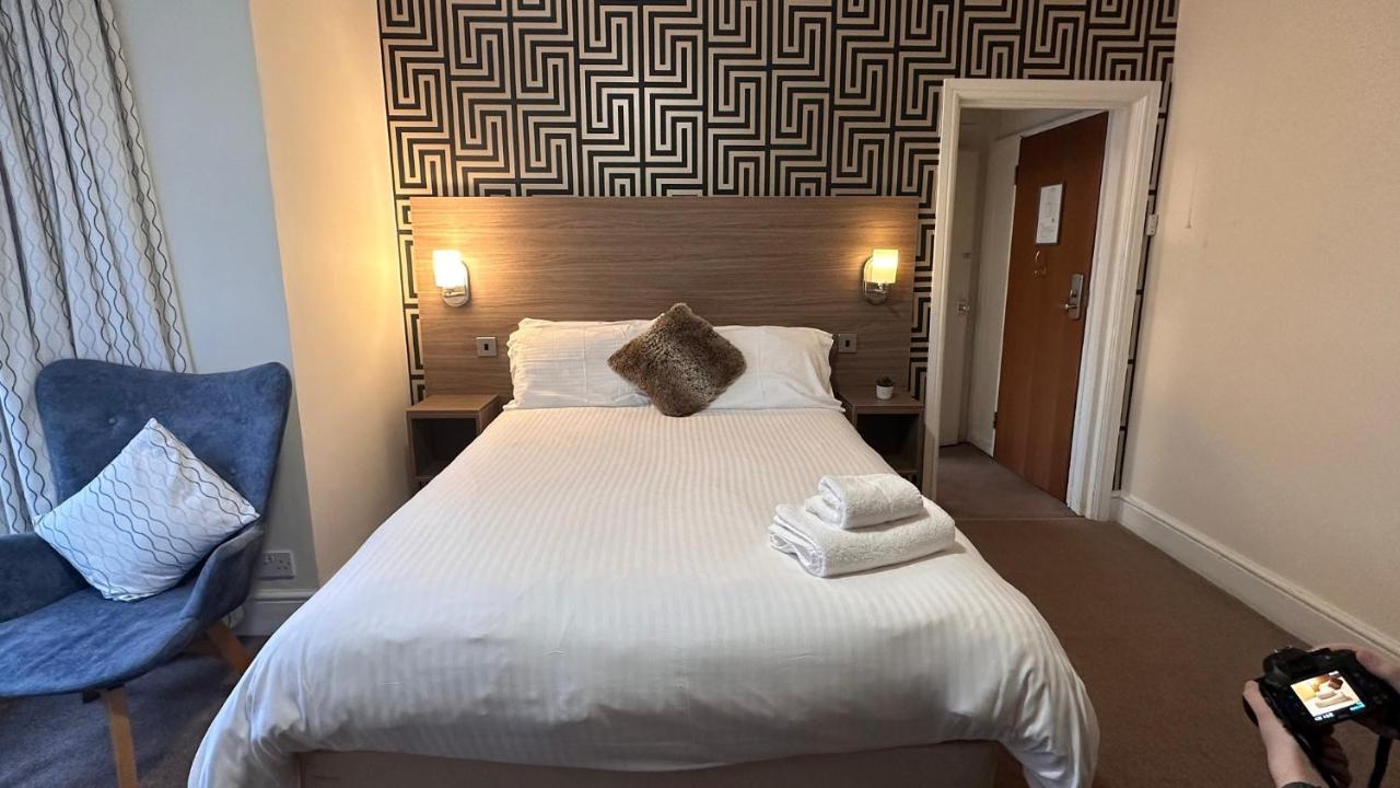 Pine Lodge Hotel & Restaurant مانسفيلد المظهر الخارجي الصورة