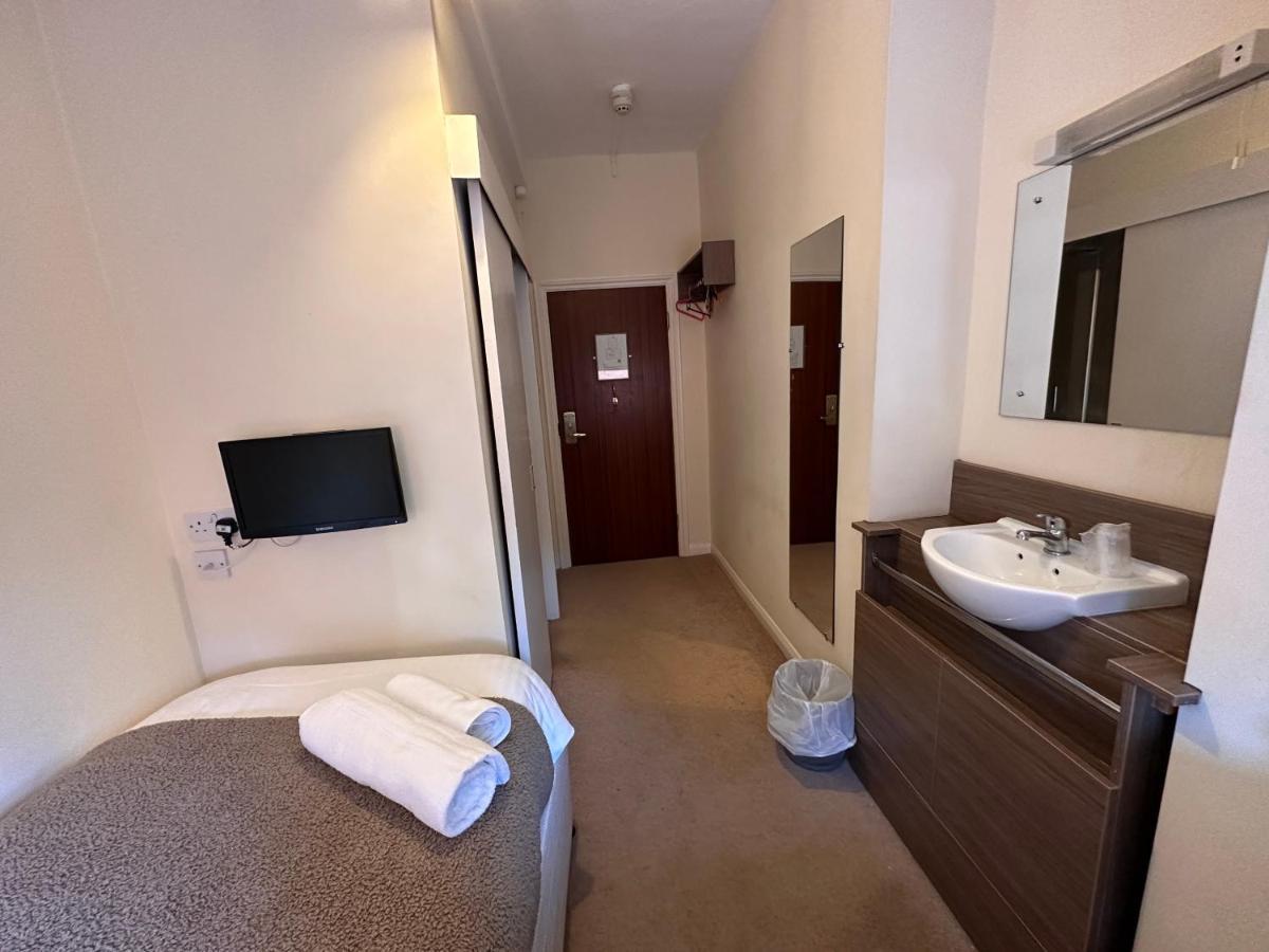 Pine Lodge Hotel & Restaurant مانسفيلد المظهر الخارجي الصورة