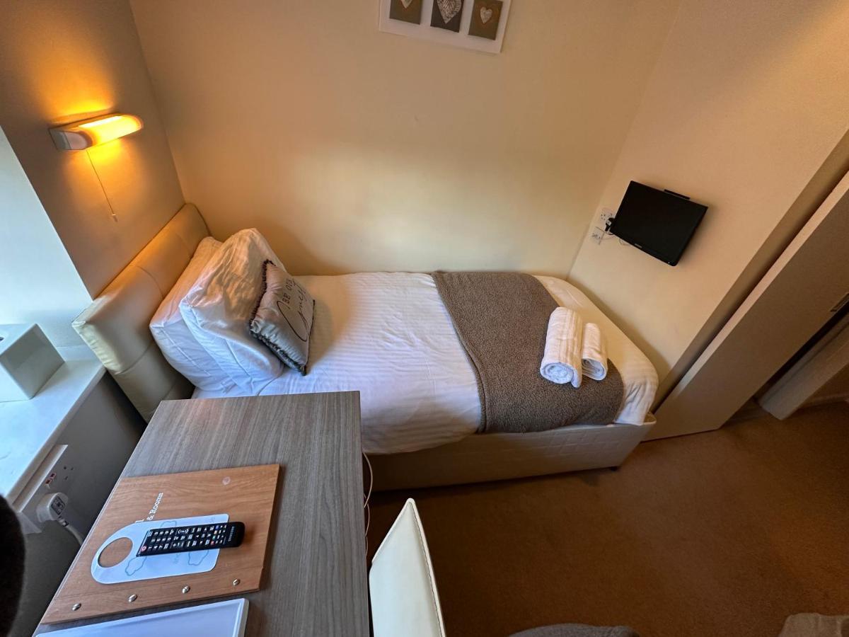 Pine Lodge Hotel & Restaurant مانسفيلد المظهر الخارجي الصورة