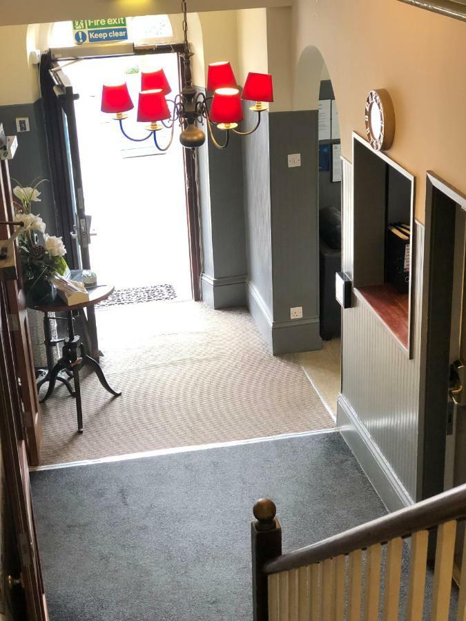 Pine Lodge Hotel & Restaurant مانسفيلد المظهر الخارجي الصورة